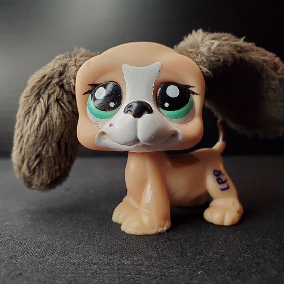 LPS Littlest Pet Shop 2007 Basset Hound  #2413 Fuzzy Floppy Ears - Picture 1 of 3